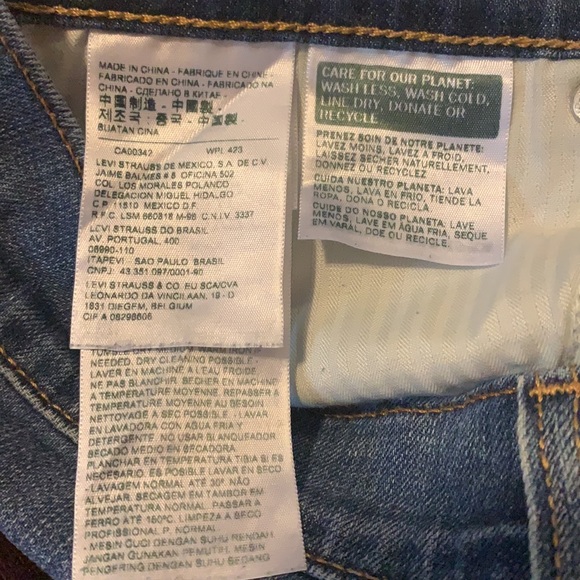 Levi’s ripped jean shorts - Picture 8 of 9